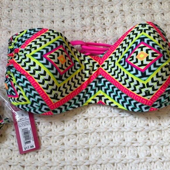 NWT Xhilaration bandea bikini top, size small - Picture 1 of 2